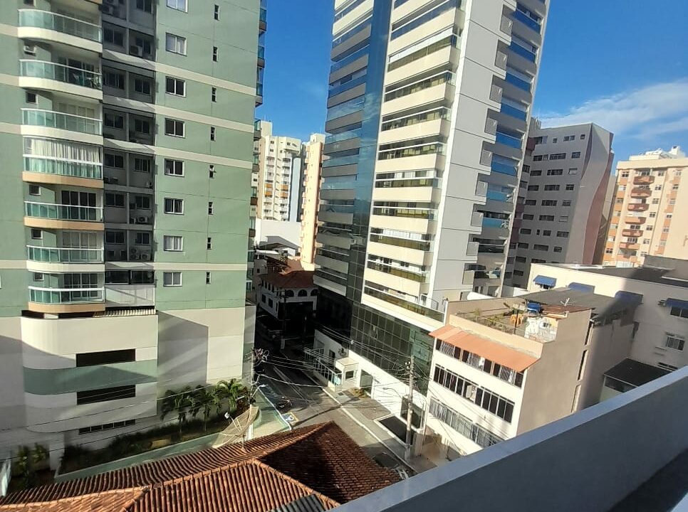 vista-rua-apto-solar-castanheiras-centro-guarapari.